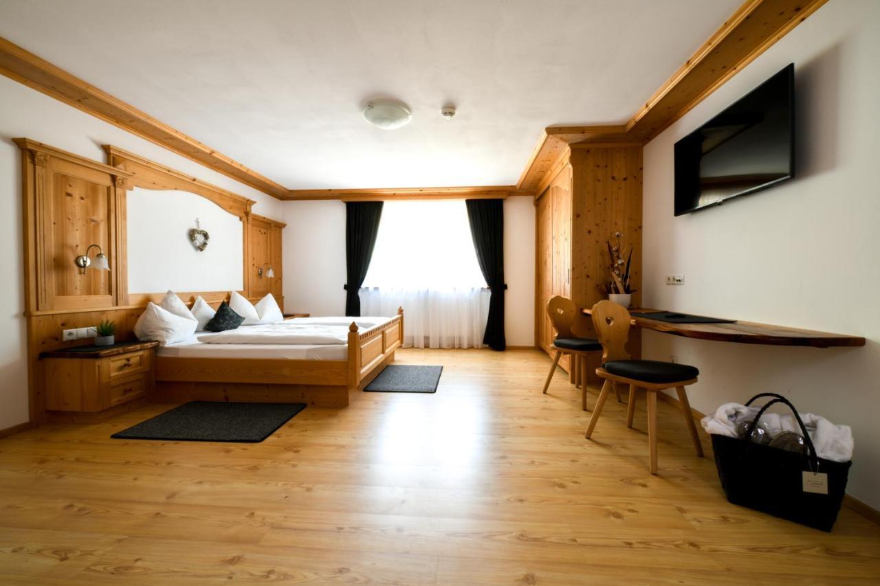 Apartments Sunela Сельва-ді-Валь-Гардена Екстер'єр фото
